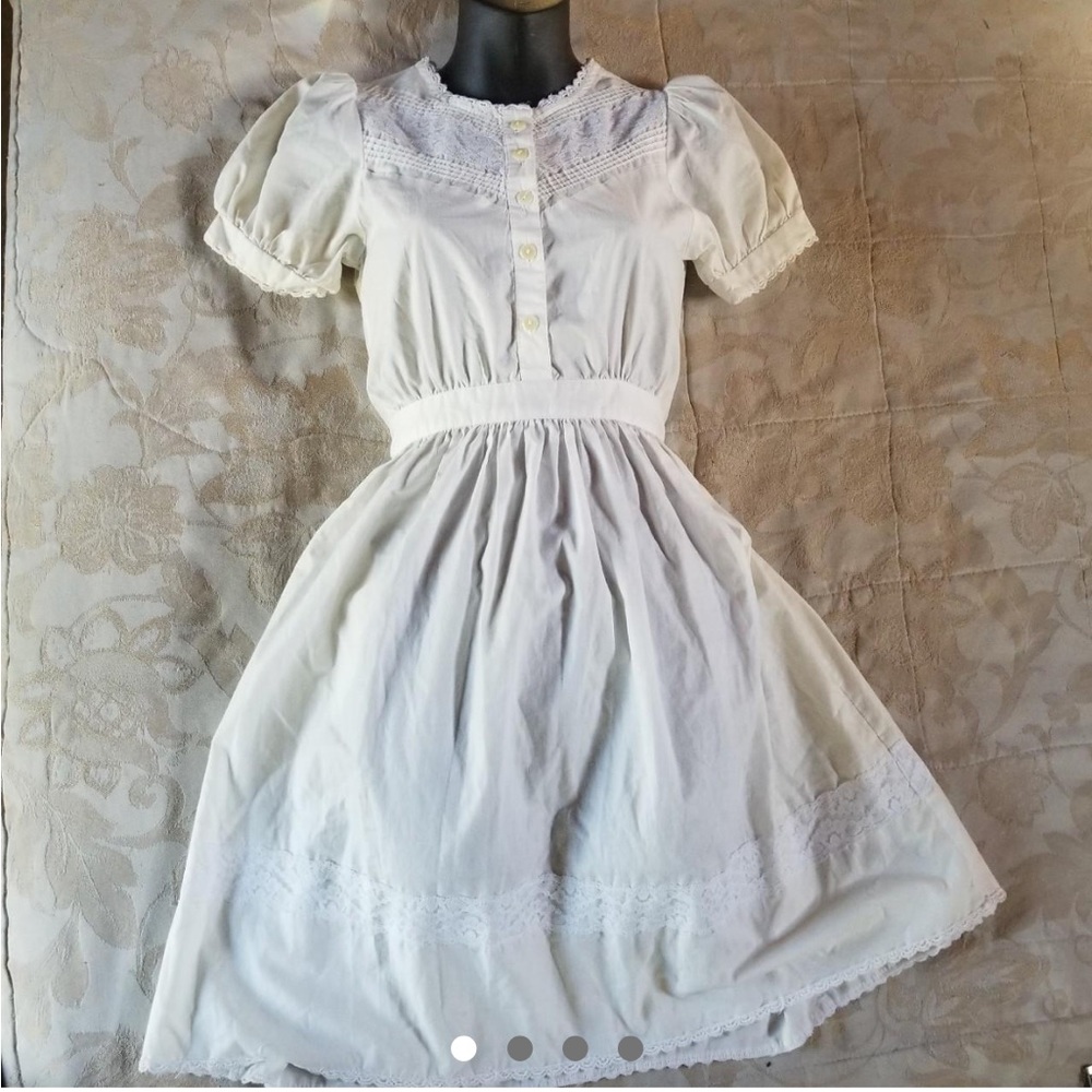 ISO Vintage White Button 1950s/1960s A Line House Shirt Dress!